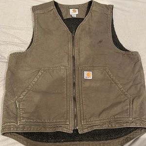 Carharrt work vest good condition has a little stain
